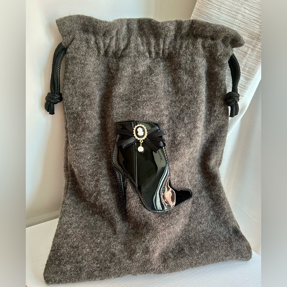 Unique Cameo Pearl Boot Shoe Storage Bag